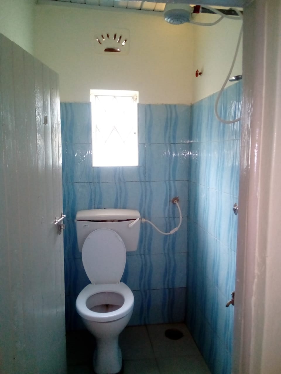 Double Room | Bathroom | Shower, free toiletries, slippers, towels