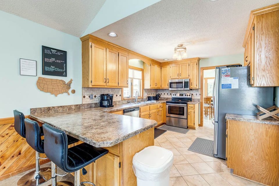 Top-Level Kitchen with Bar (seats 3)