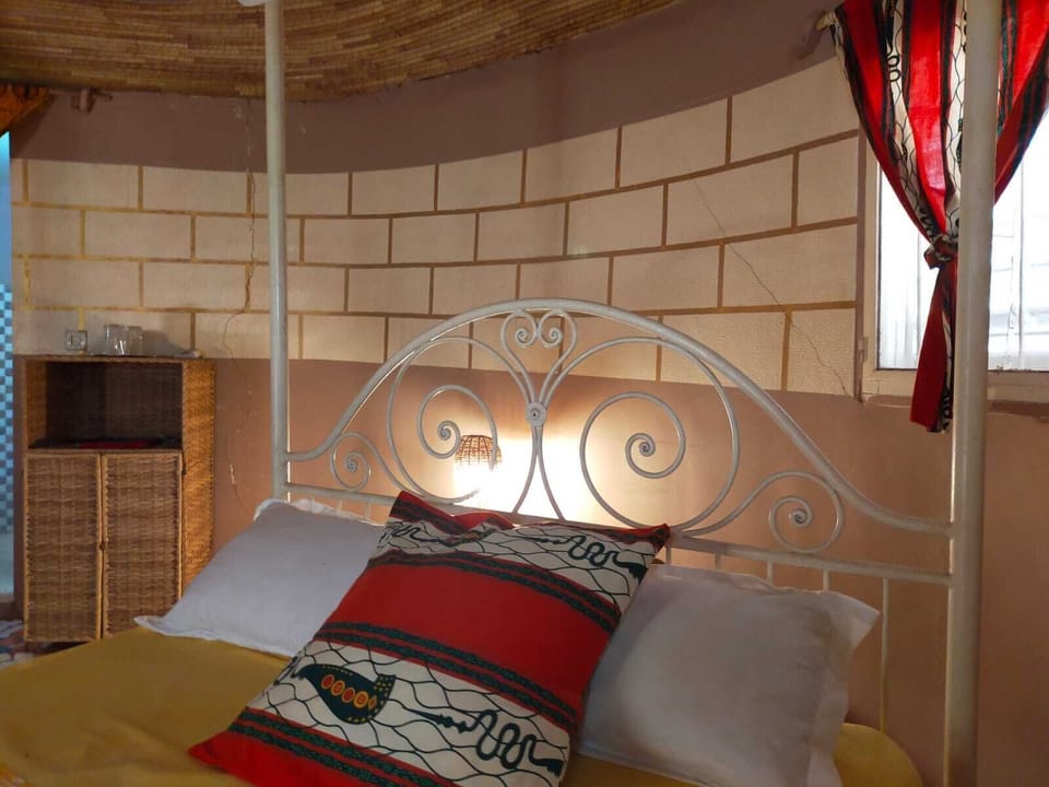 Traditional Room | Individually decorated, laptop workspace, free WiFi, bed sheets