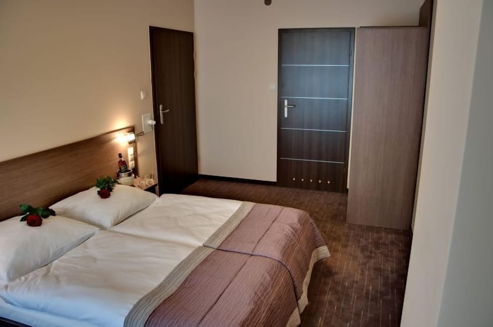 Desk, iron/ironing board, free WiFi, bed sheets