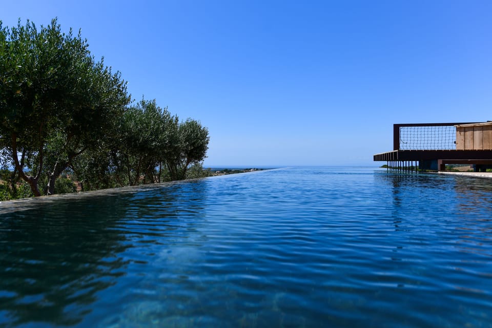 Infinity pool