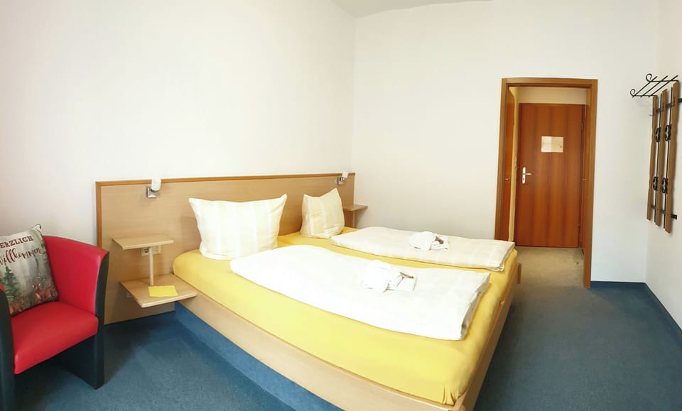 Standard Double Room | Desk, blackout drapes, free WiFi, bed sheets