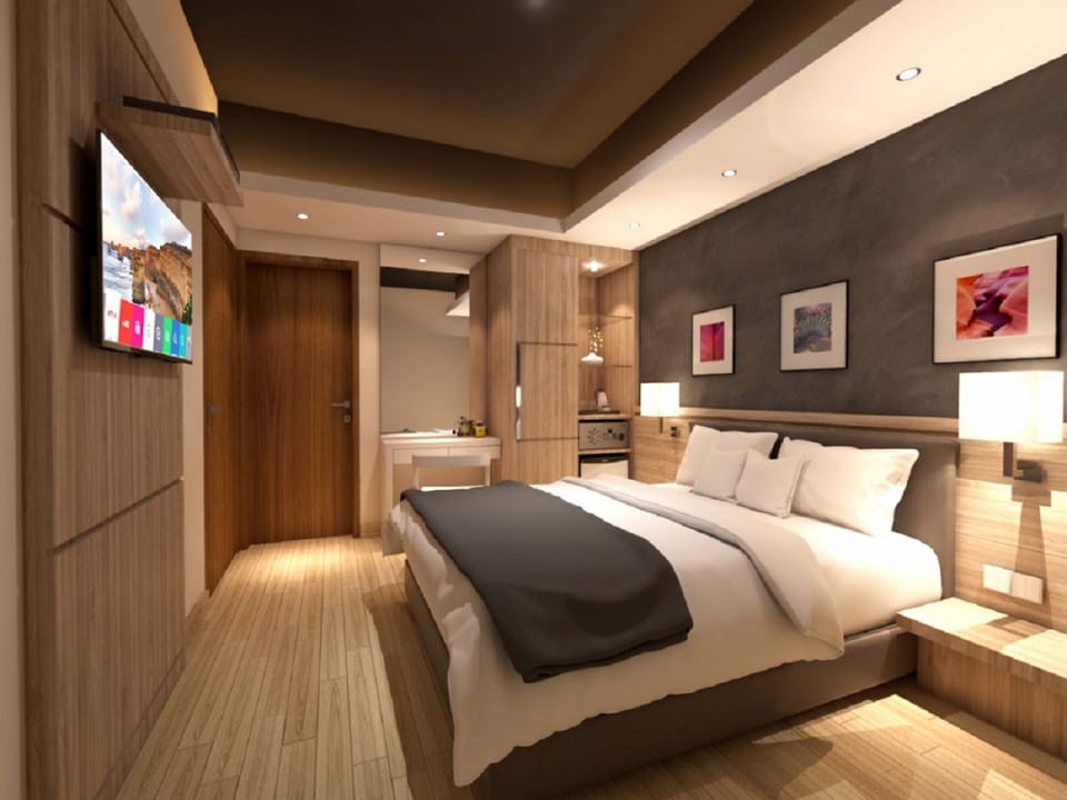 Deluxe Room, 1 Queen Bed | Down comforters, minibar, in-room safe, individually decorated