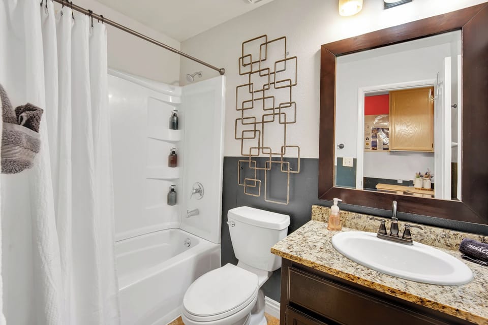 Our inviting guest bath with shower/tub combo.