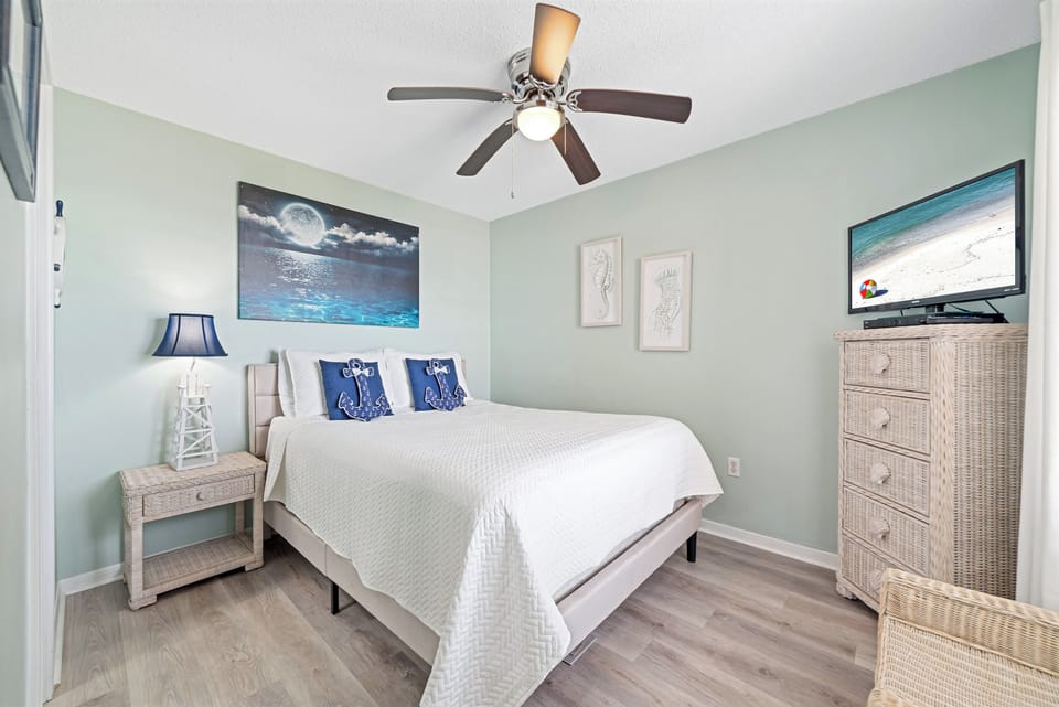 Guest bedroom