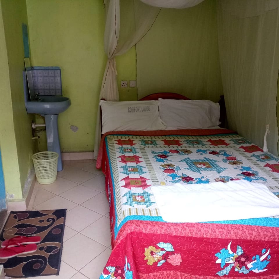 Single Room | Desk, iron/ironing board, free WiFi, bed sheets