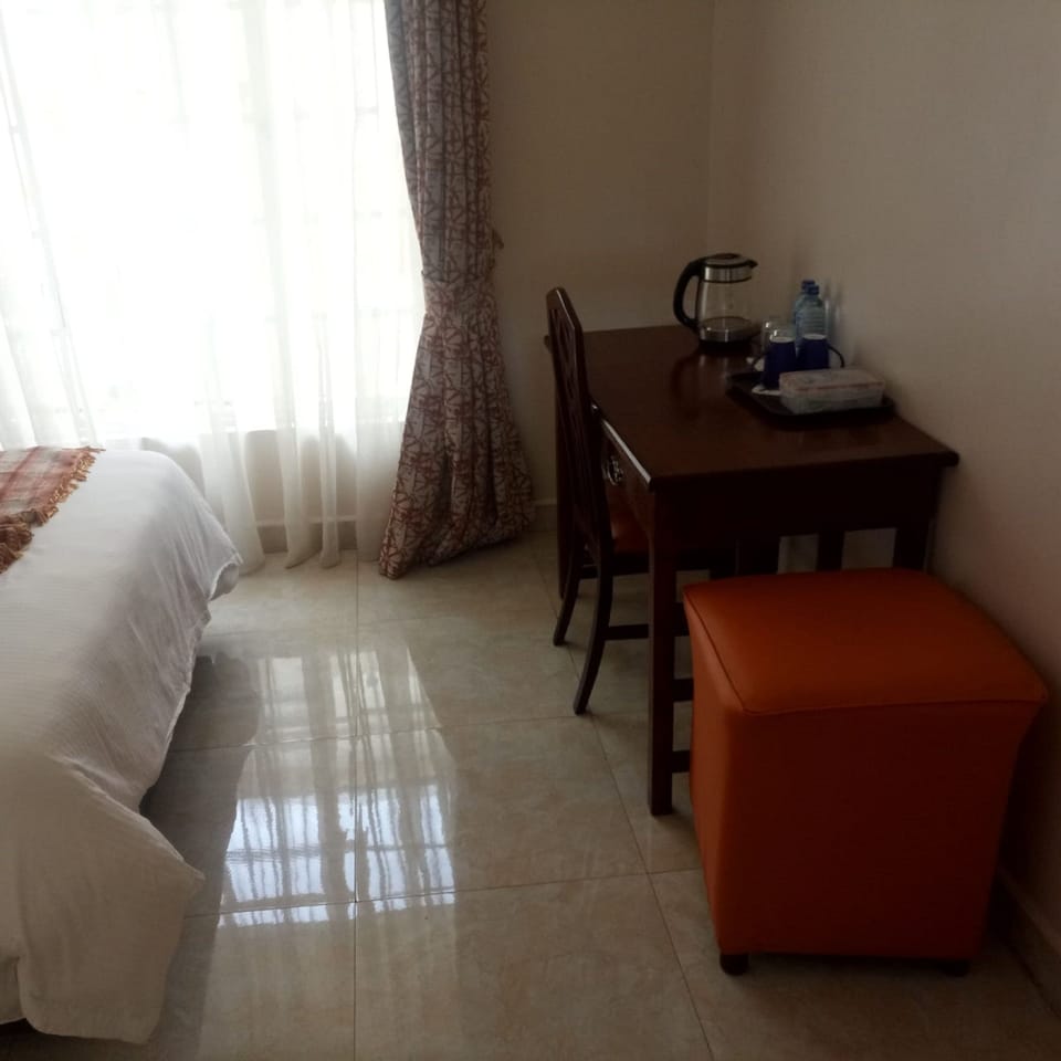 Single Room | Desk, iron/ironing board, free WiFi, bed sheets