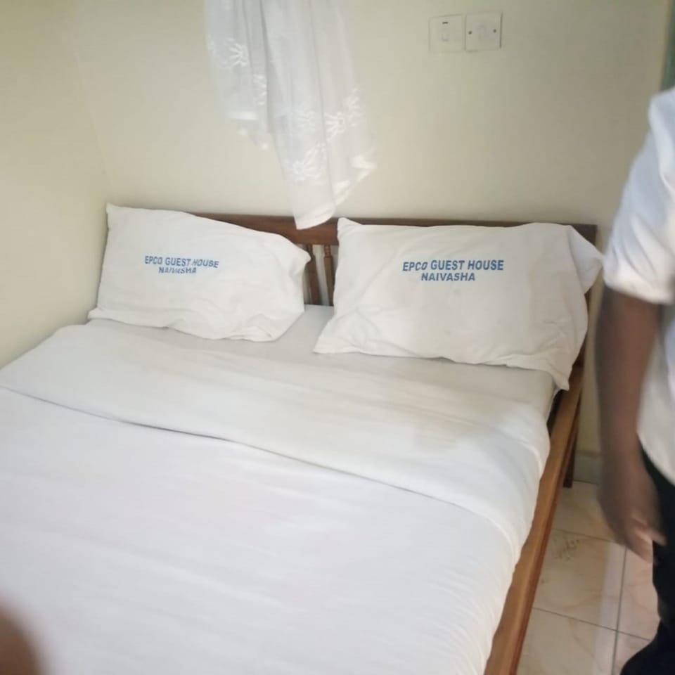 Double Room | Desk, iron/ironing board, free WiFi, bed sheets