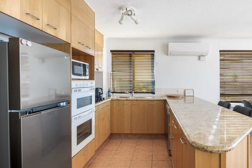 Fully equipped kitchen.