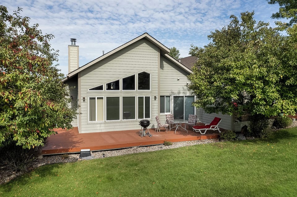 Hangout on the deck | Exterior