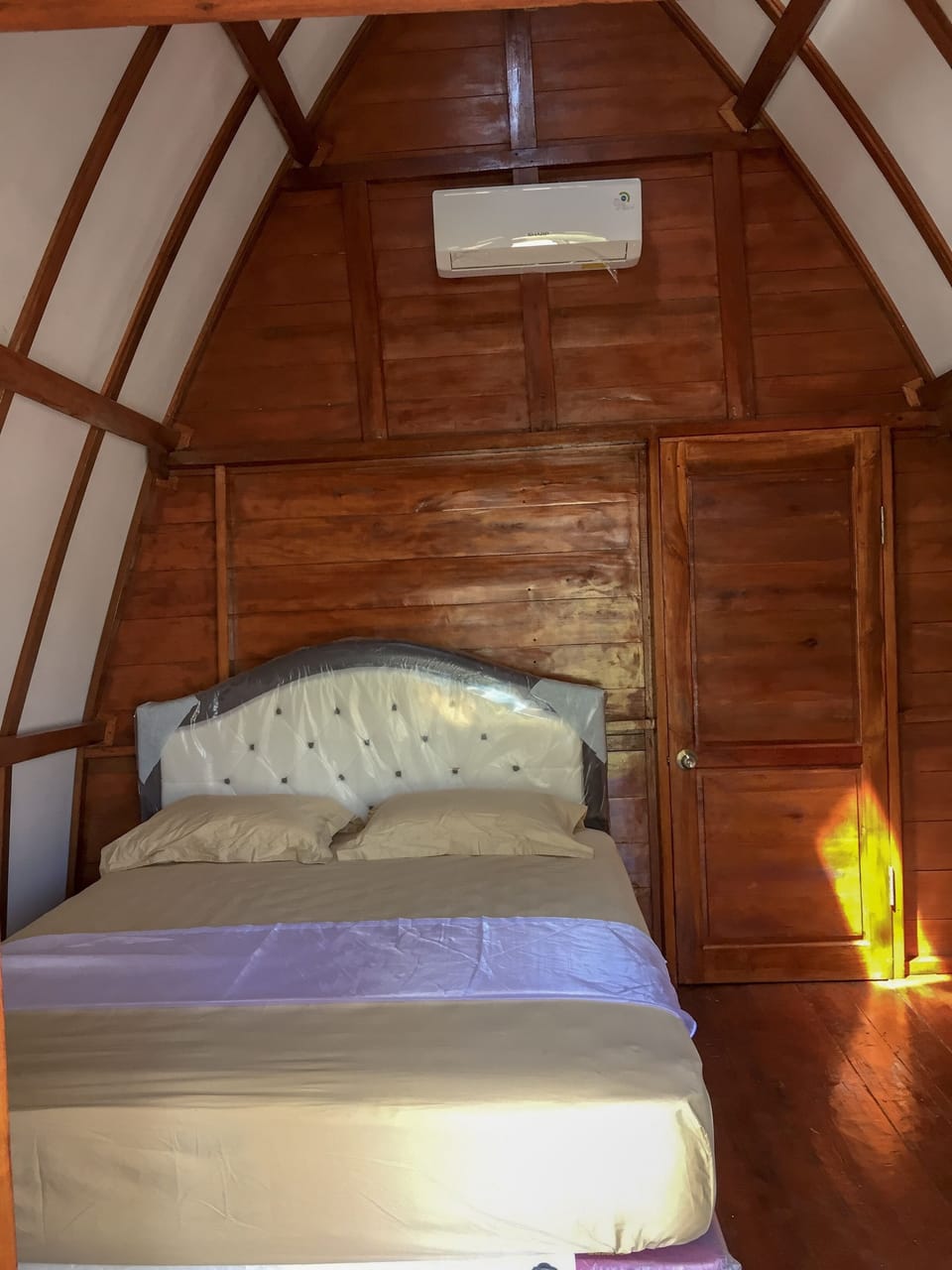 Standard Room | Premium bedding, pillowtop beds, WiFi (free), bed sheets