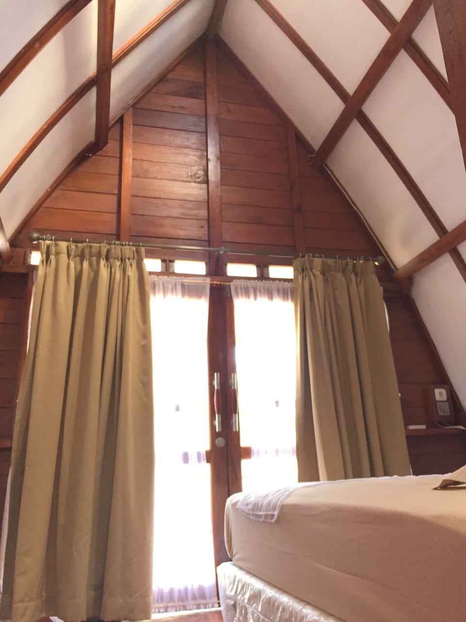 Standard Room | Premium bedding, pillowtop beds, WiFi (free), bed sheets