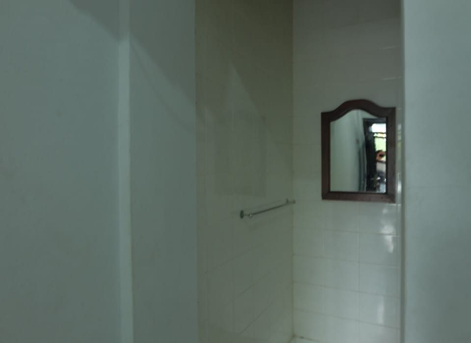 Standard Room | Bathroom