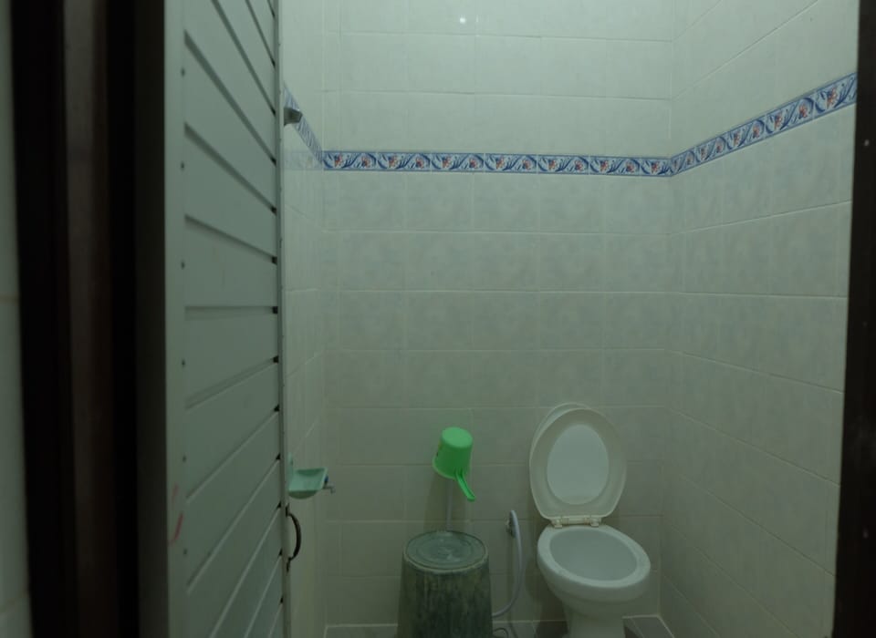Standard Room | Bathroom