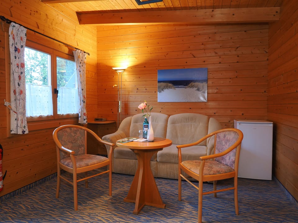 Bungalow | Living area | 32-inch flat-screen TV with cable channels, TV