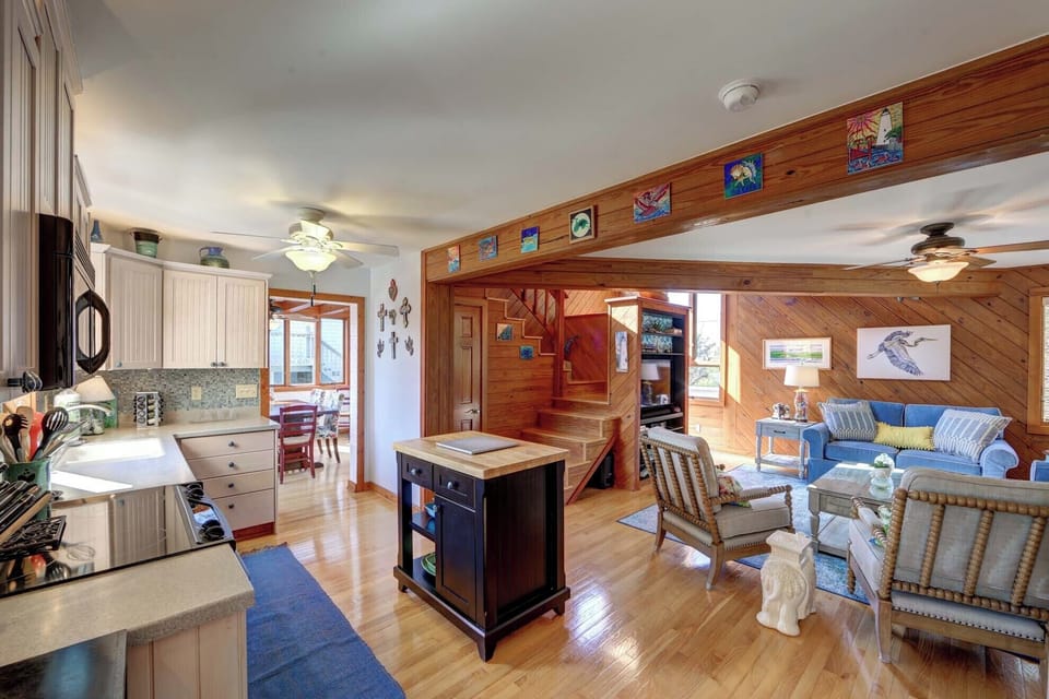 Kitchen to Living Room