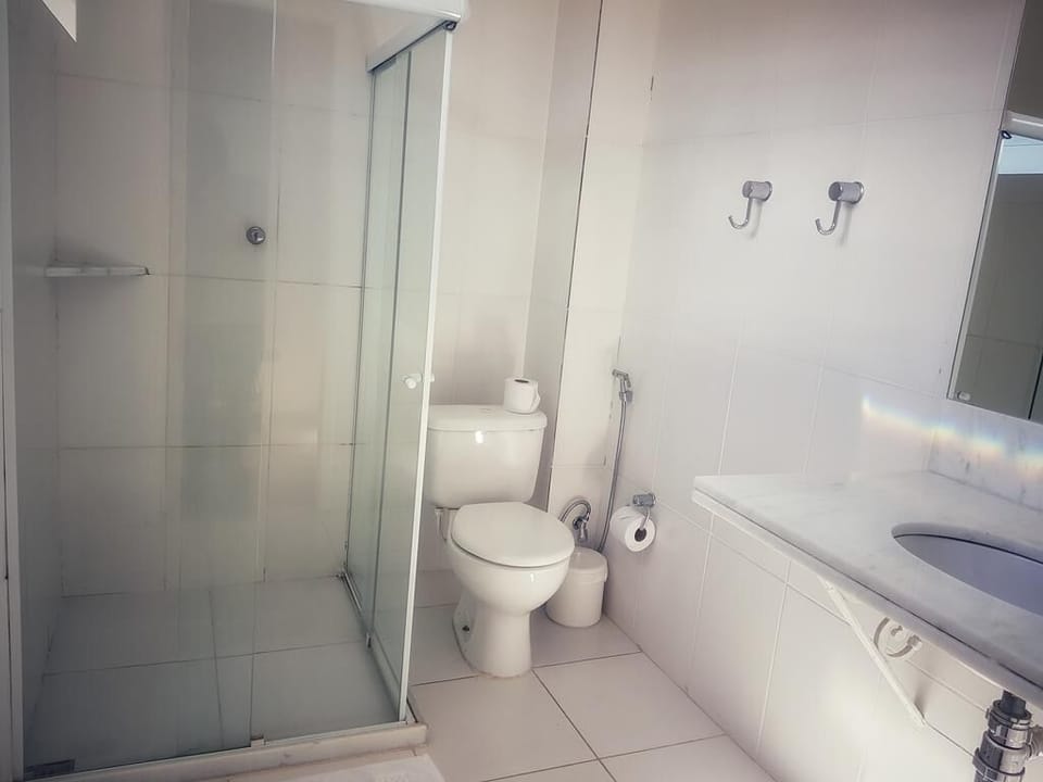 Shower, towels