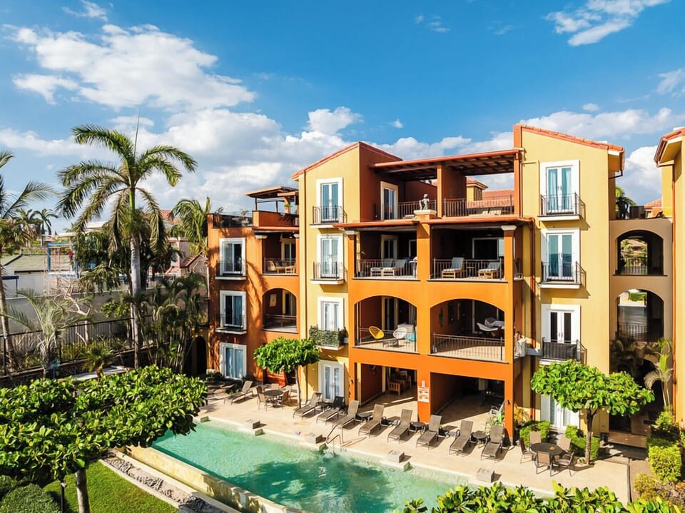 Beachfront penthouse in Langosta!
