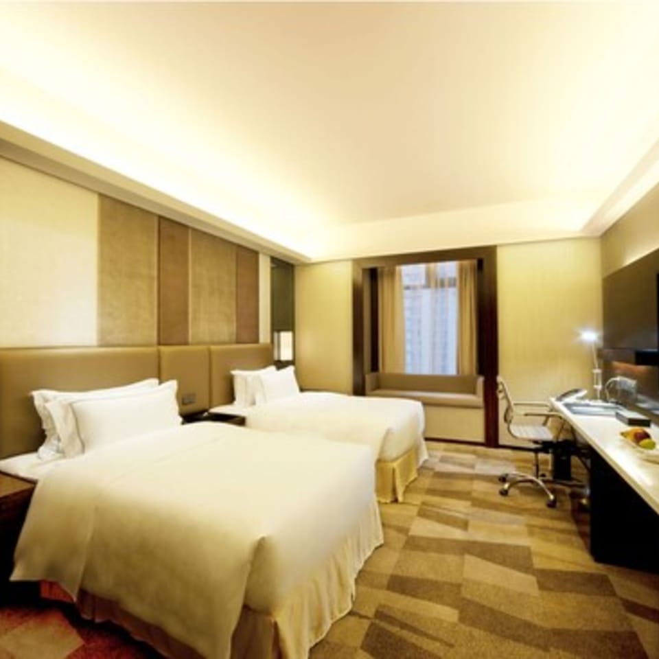 Business Room | Premium bedding, down comforters, minibar, in-room safe