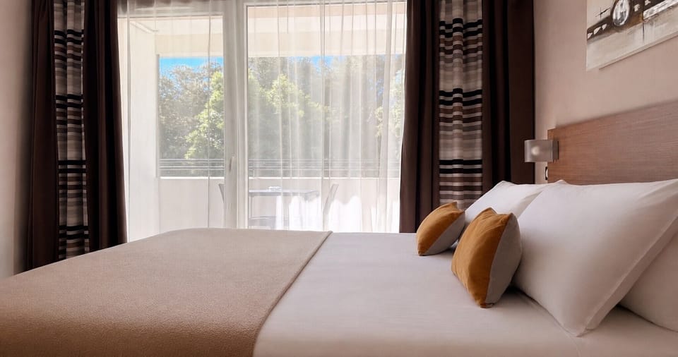 Superior Room, Terrace | Premium bedding, in-room safe, desk, blackout drapes