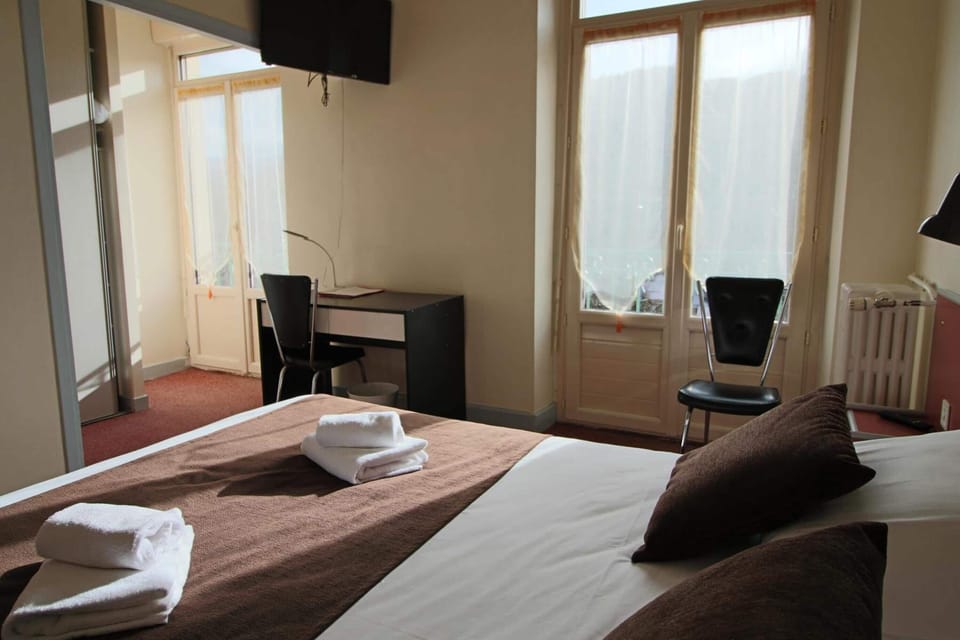 Premium bedding, desk, soundproofing, iron/ironing board