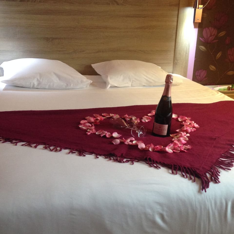 Comfort Double Room | Minibar, in-room safe, soundproofing, free WiFi