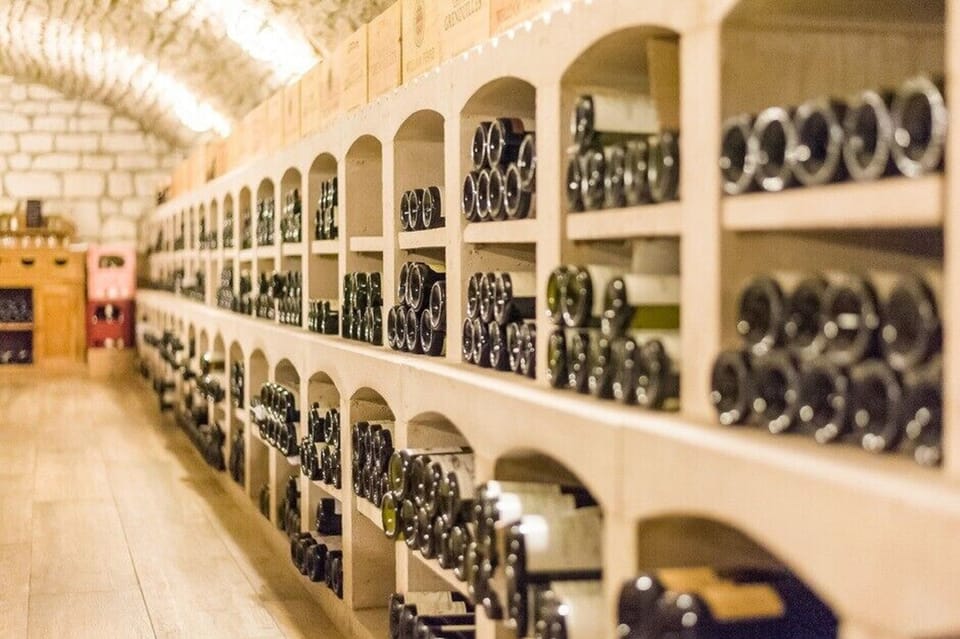 Lunch and dinner served, French cuisine