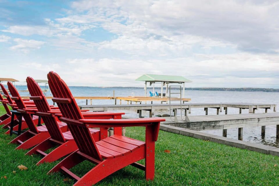 Shared Dock- Swim, sunbathe, or read a good book with good views