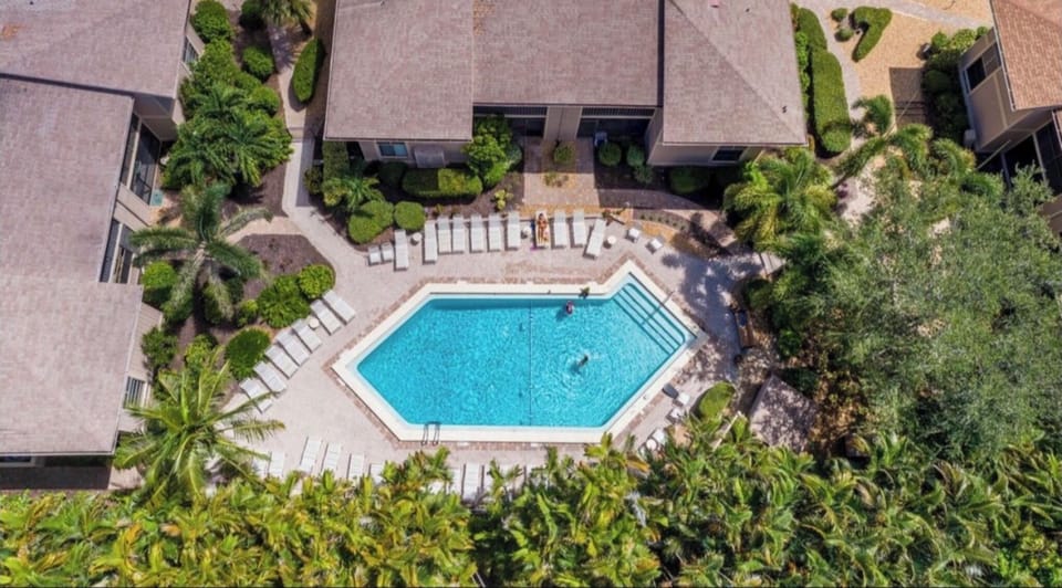 Tropical oasis heated swimming pool, private- steps from your front door!!!