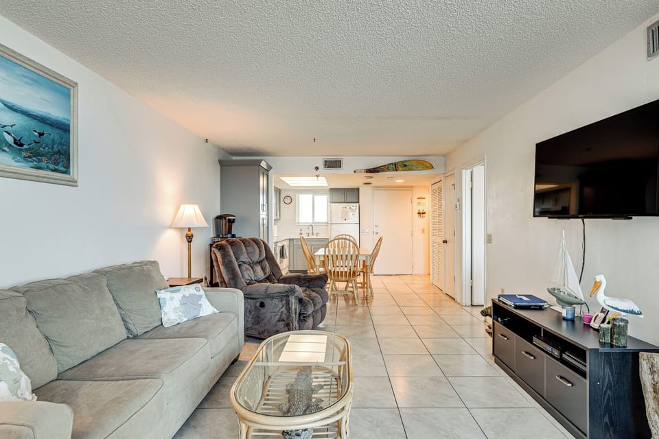 Interior | Open Floor Plan | Free WiFi