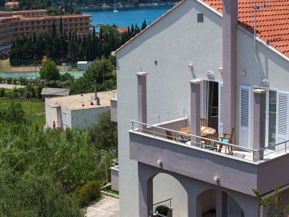 Apartment (Comfort One-Bedroom Apt) | Exterior