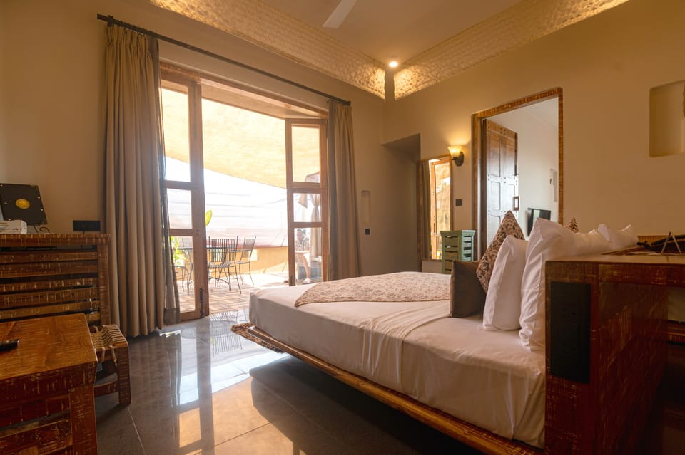 Frette Italian sheets, premium bedding, pillowtop beds, free minibar