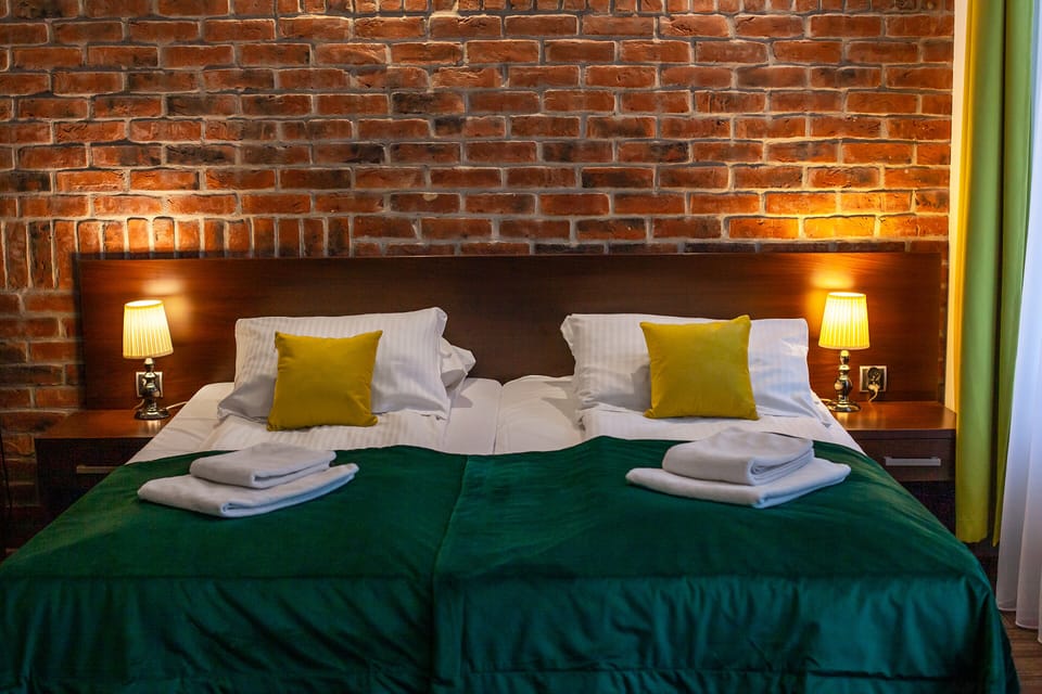 Comfort Triple Room | In-room safe, desk, laptop workspace, blackout drapes