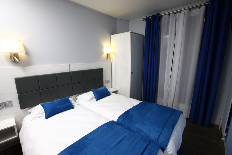 In-room safe, desk, soundproofing, free WiFi