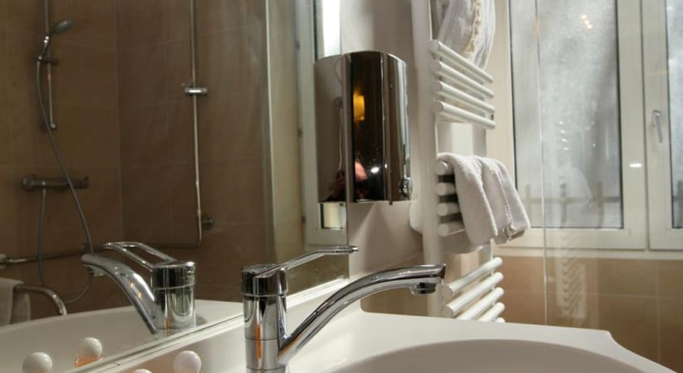 Hair dryer, towels