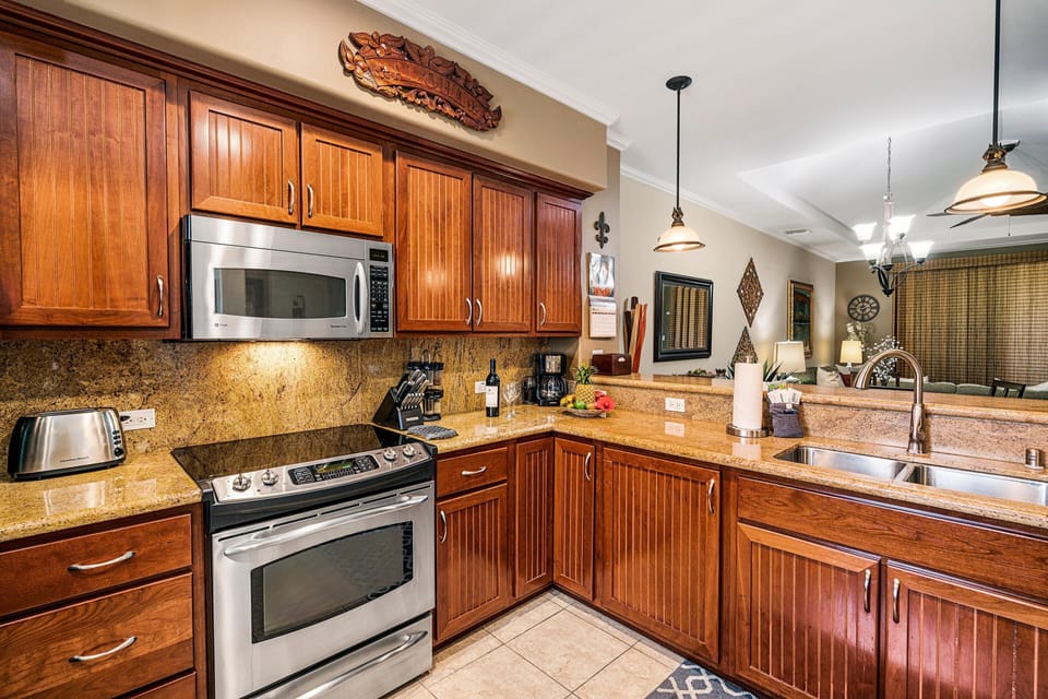 House, Multiple Beds, Golf View (Waikoloa Beach Villas E33) | Private kitchen