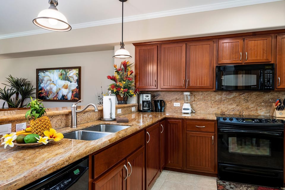 House, Multiple Beds, Golf View (Waikoloa Beach Villas M2) | Private kitchen
