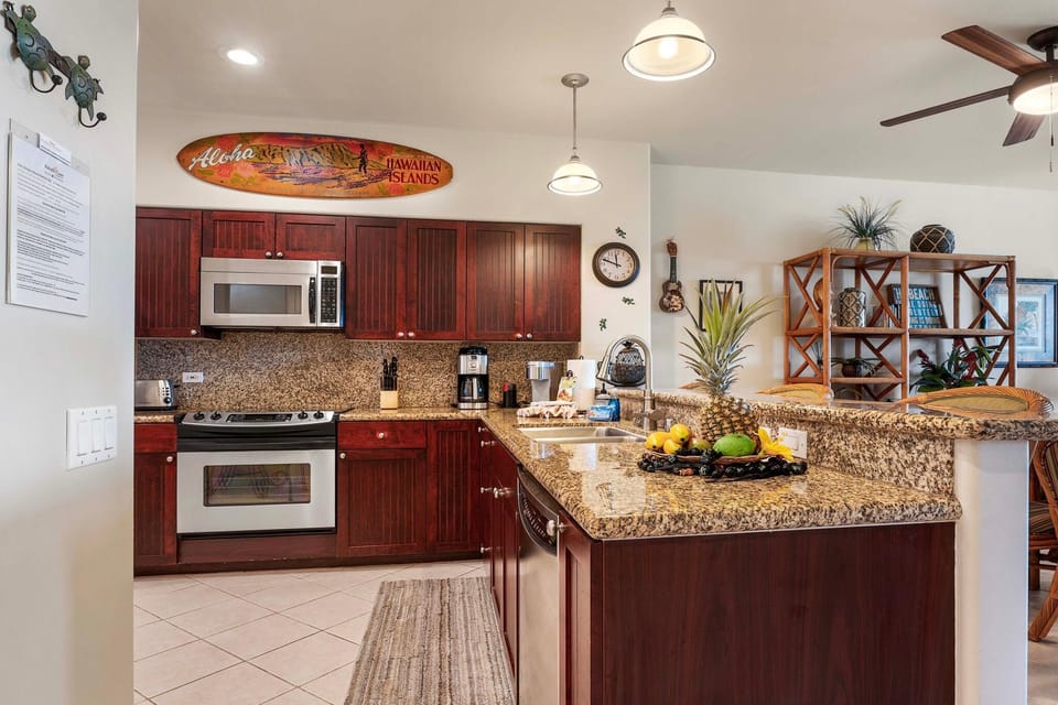 House, 1 King Bed, Lake View (Fairway Villas Waikoloa O21) | Private kitchen