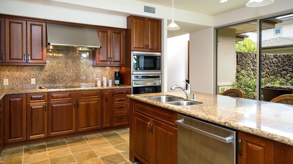 House, Multiple Beds, Mountain View (Villages At Mauna Lani 621) | Private kitchen | Fridge