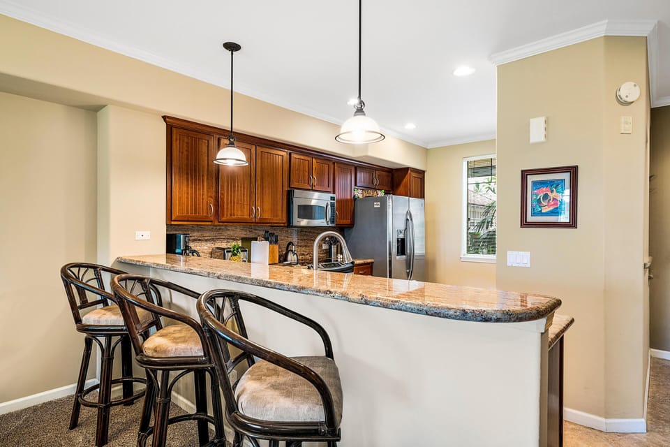 Condo, 1 King Bed, Golf View (Waikoloa Beach Villas G2) | Private kitchen