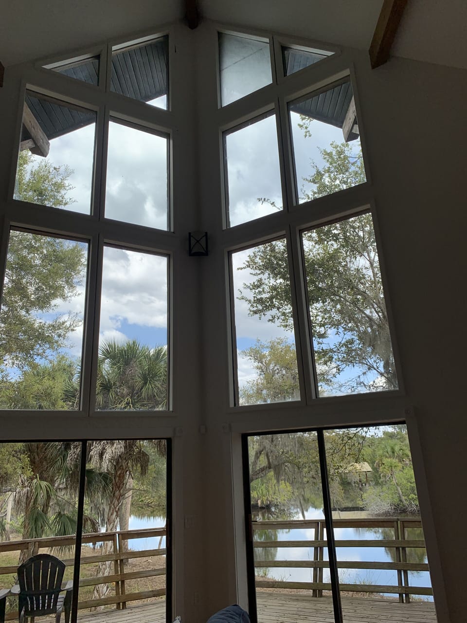 Floor to ceiling 25 foot windows with magnificent view of the river

