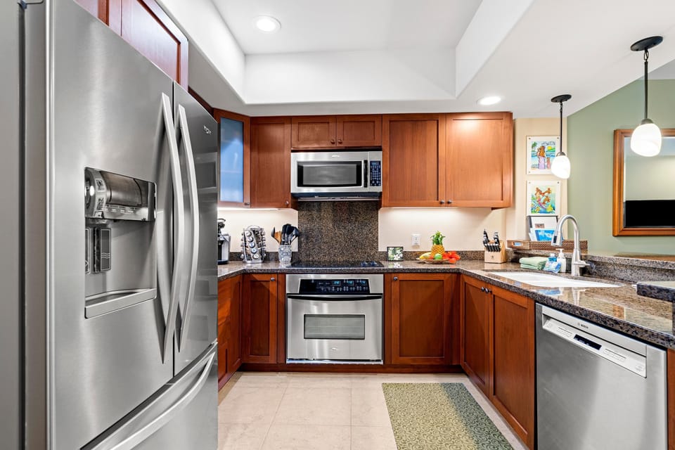 House, 1 King Bed with Sofa bed, Garden View (Halii Kai at Waikoloa 2B) | Private kitchen | Dining tables
