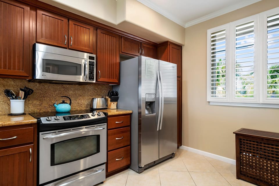 Villa, Multiple Beds, Golf View (Waikoloa Beach Villas P32) | Private kitchen