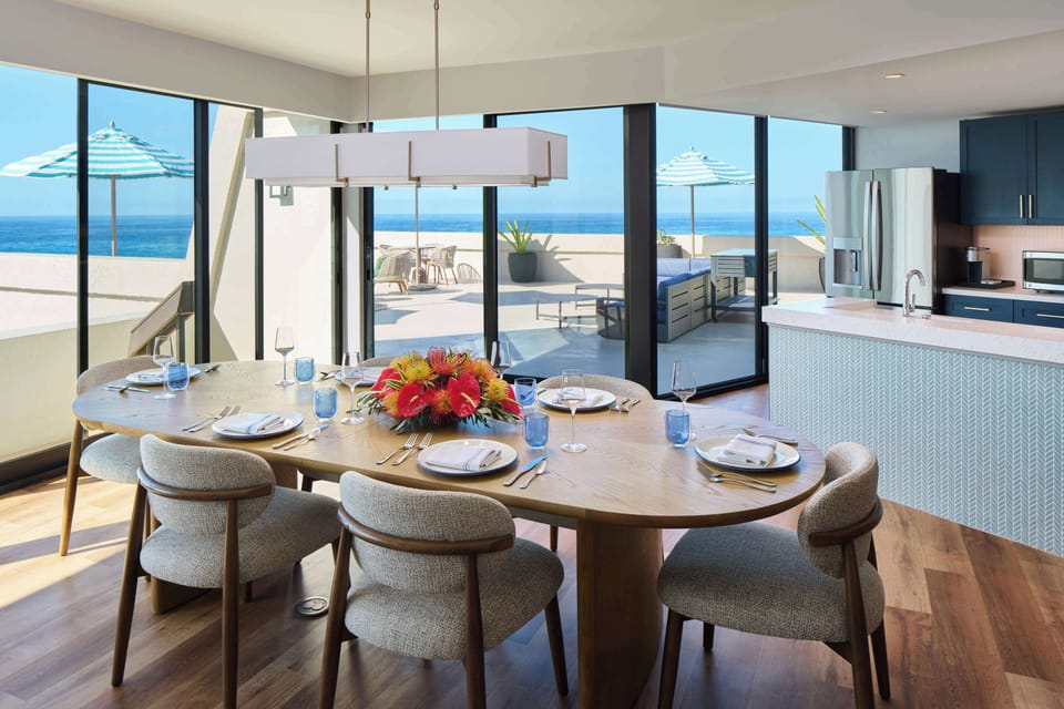 Royal Suite (Huakai) | Premium bedding, in-room safe, desk, laptop workspace