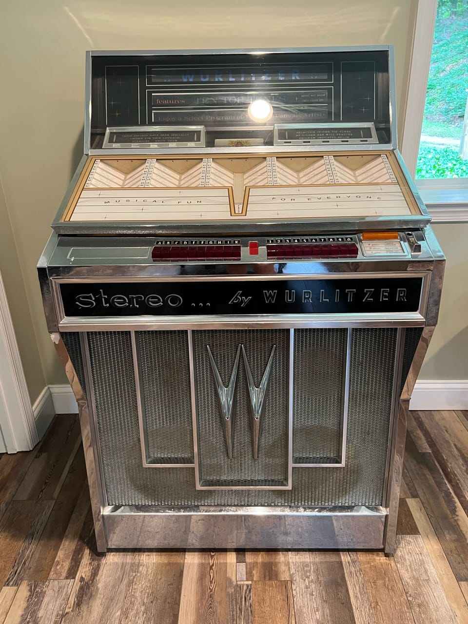 1964 Wurlitzer Juke Box (Loaded with Oldies but Goodies)