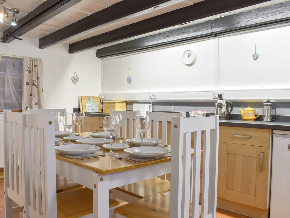 Well equipped kitchen/ dining room | Cobblestones, Whitby