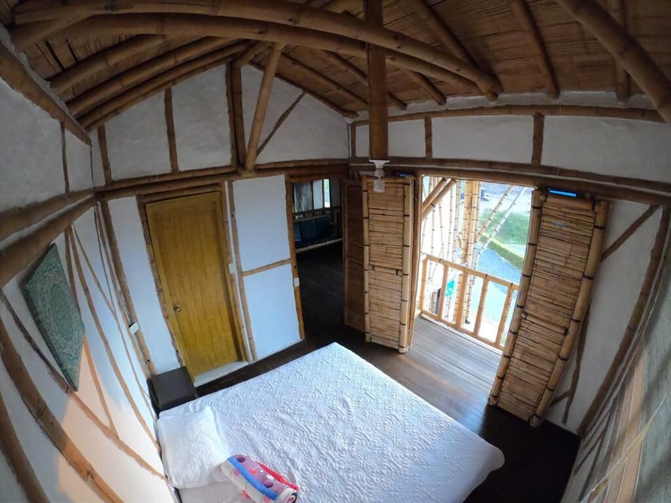 Family Cabin, 3 Bedrooms, Mountain View | 3 bedrooms, free WiFi, bed sheets