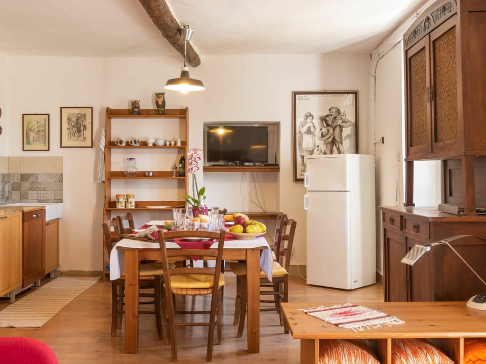 Table, Furniture, Picture Frame, Property, Cabinetry, Wood, Chair, Interior Design, Architecture, Floor