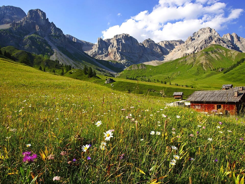 Mountainous Landforms, Green, Mountain, Mountain Range, Hill, Natural Landscape, Grassland, Highland, Valley, Meadow