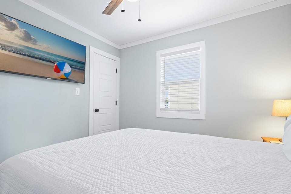 Guest bedroom